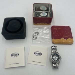 VTG Fossil Blue Men's Wristwatch Silver Day & Date 24 HR Quartz Water Resistance